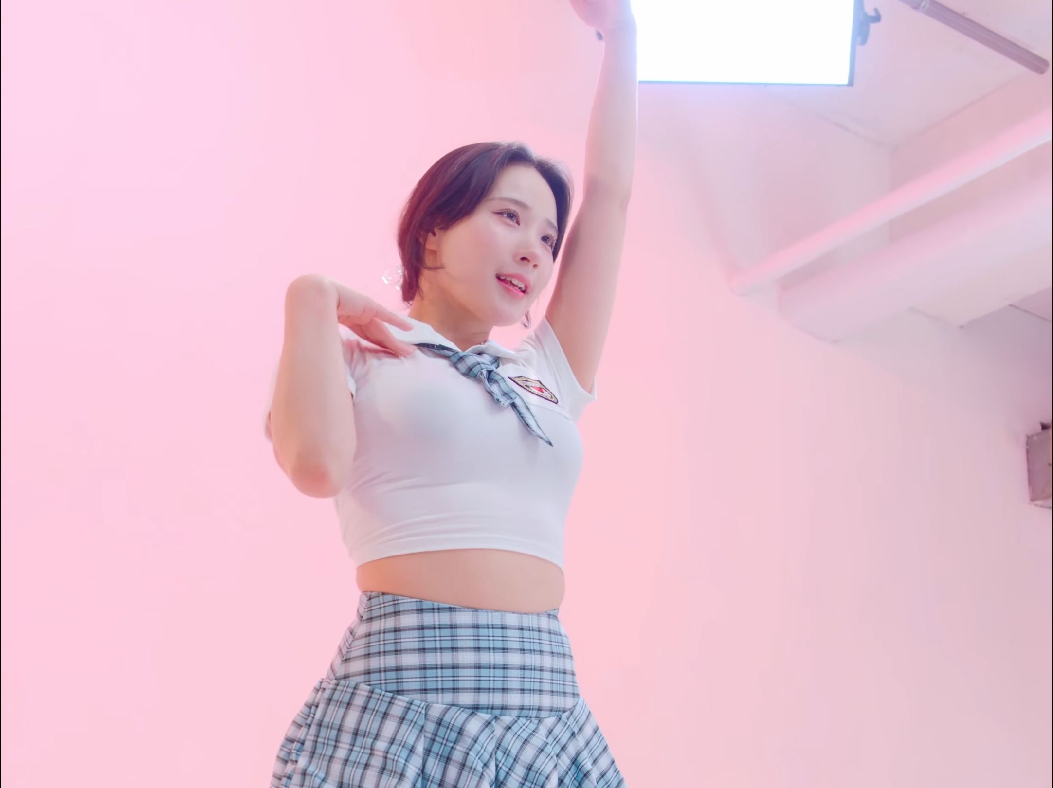 Jung In, Blue Flame, student uniform, side view