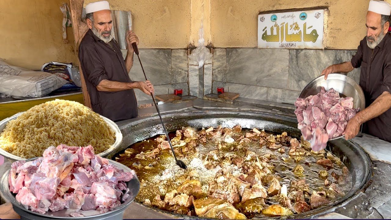 日销1400斤的阿富汗手抓饭，居然有这么多肉，让我不太相信！