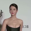 韩国女星徐睿知低胸开衩长裙出席釜日奖，身材太好了