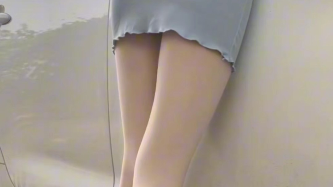 Where's the audience for flesh heels?