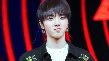 【华晨宇】180624<em class="keyword">明日之子第二季</em>发布会群访