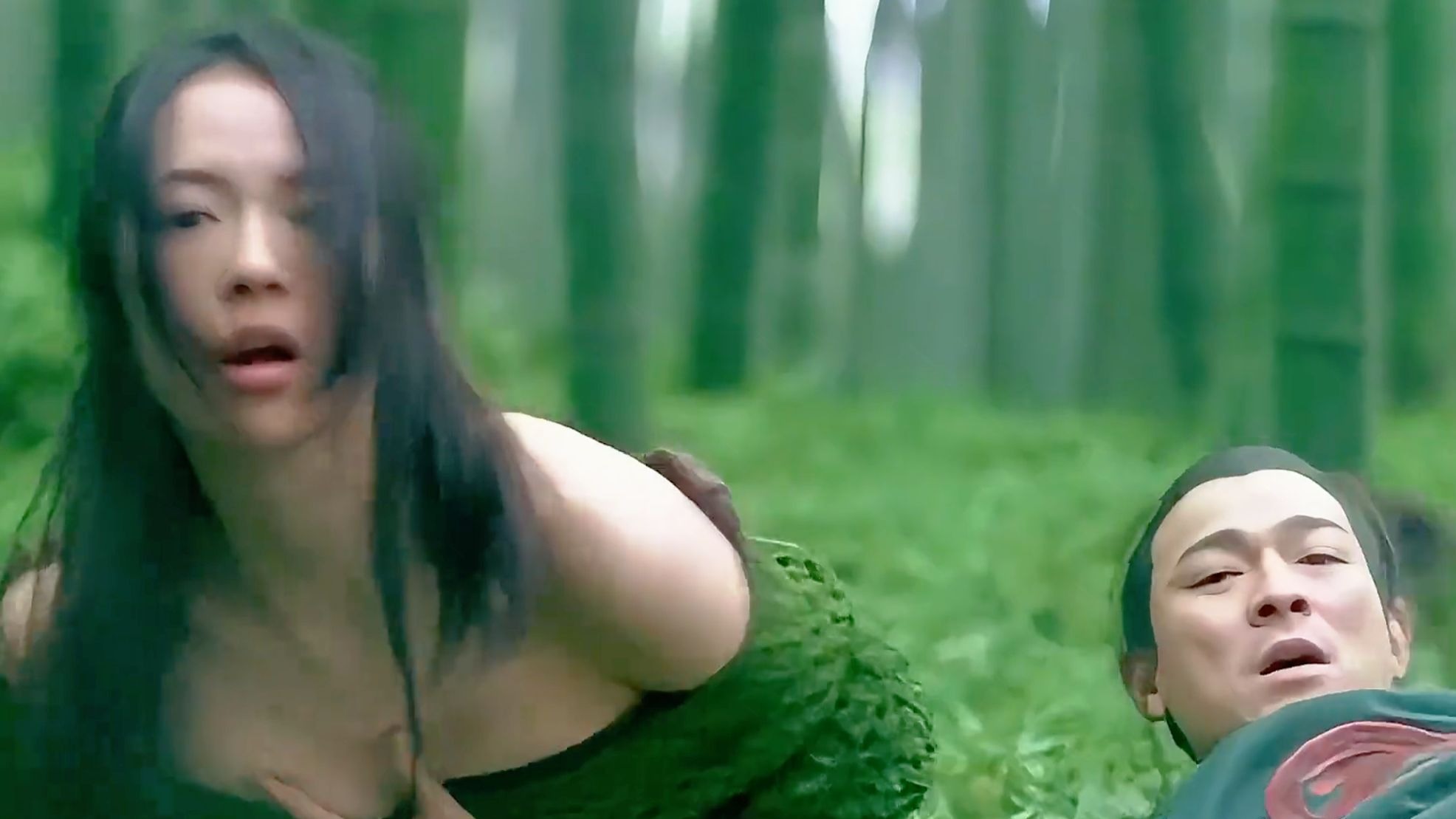 “章子怡拍完这部片以后，至今20年没缓过来，直到宋丹丹甩出飞刀那一刻，我才知道她才是十面埋伏的顶尖高手”《十面埋伏》