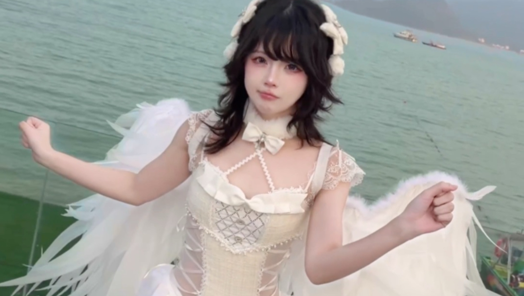 她咋了