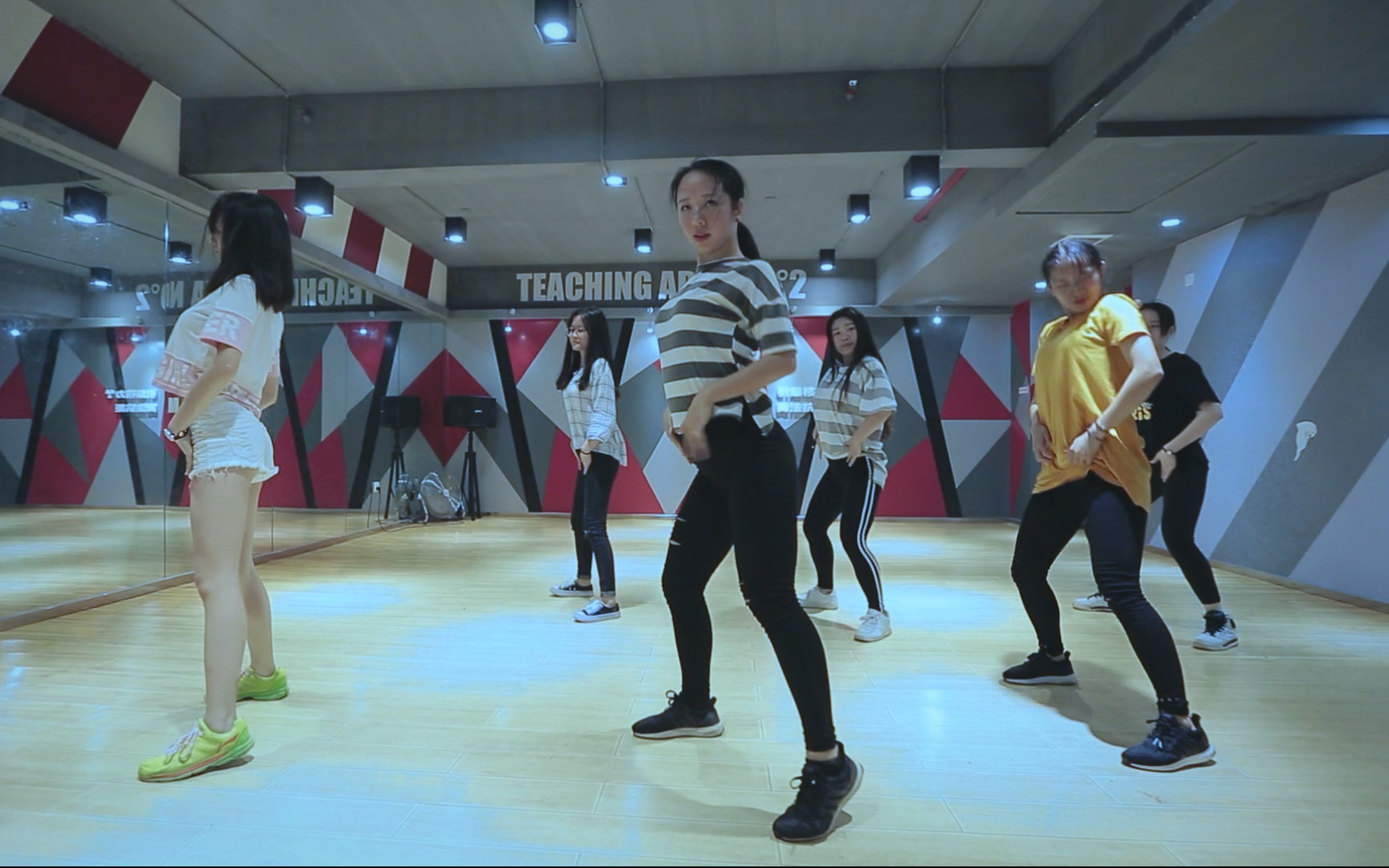 【核力风传媒】 全程坏坏的笑容 翻跳《yonce