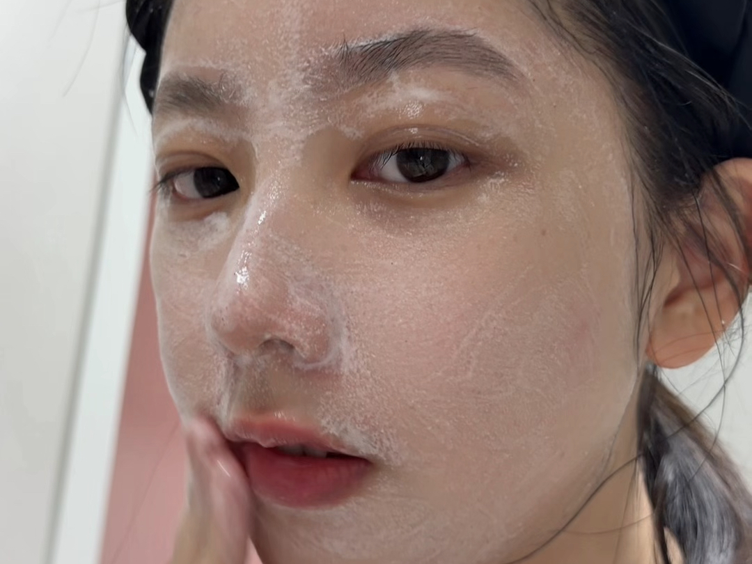 早说你喜欢素颜，我就不化妆了