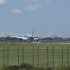 6月29日大航航空KE703航班于东京成田国际机场重着陆，右起落架爆胎，断裂
