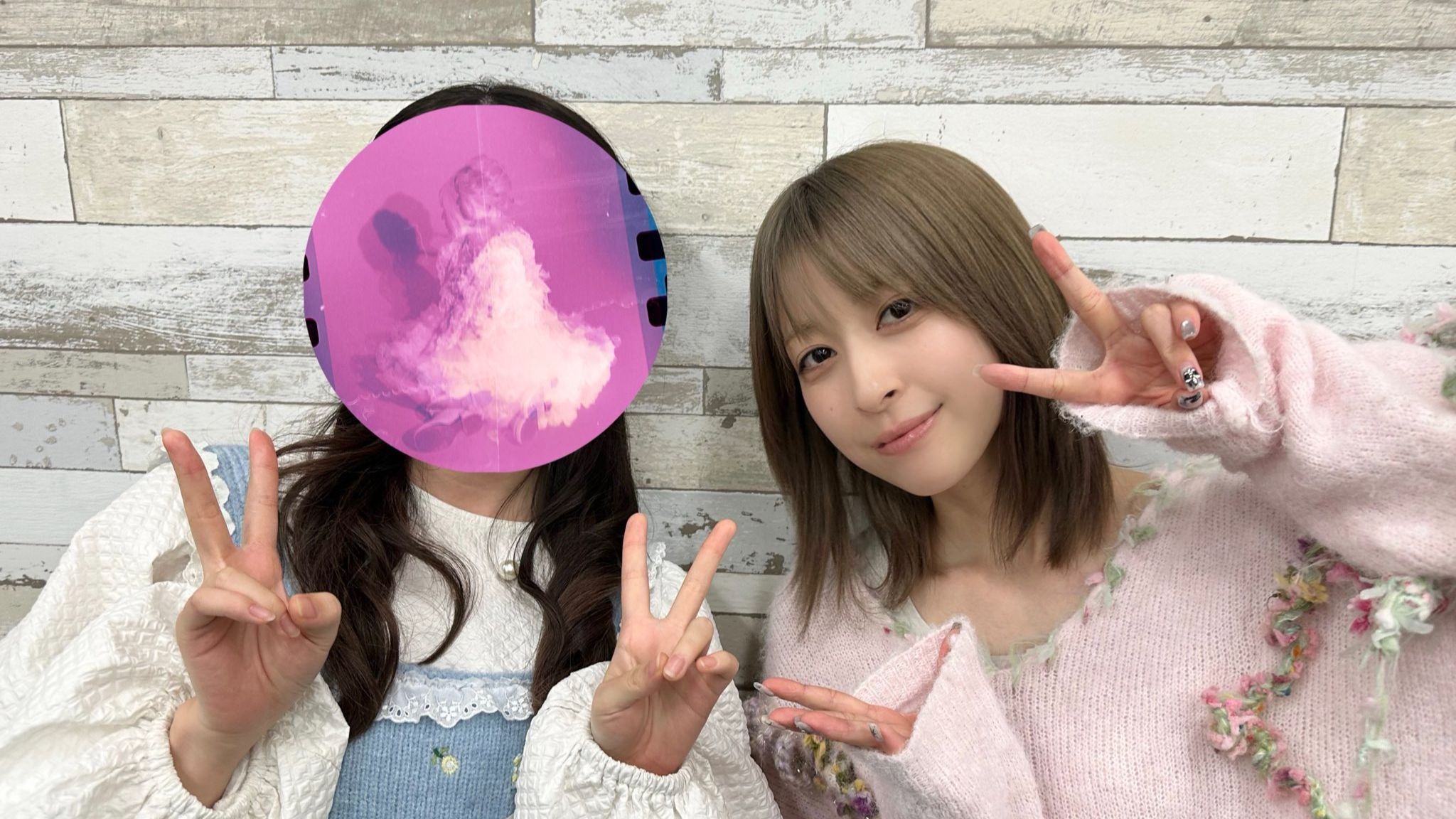 來聽瑚奈和表姐りりあ在耳邊謝謝款待