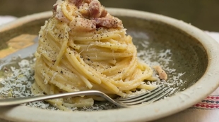  "Deliciously Easy Spaghetti Squash Recipe: A Healthy Alternative to Traditional Pasta"