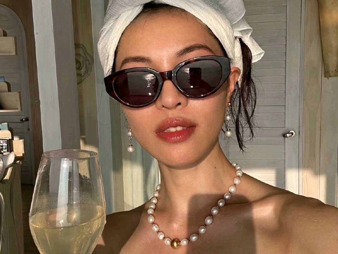 钟楚曦马尔代夫比基尼 肌肉线条真好看