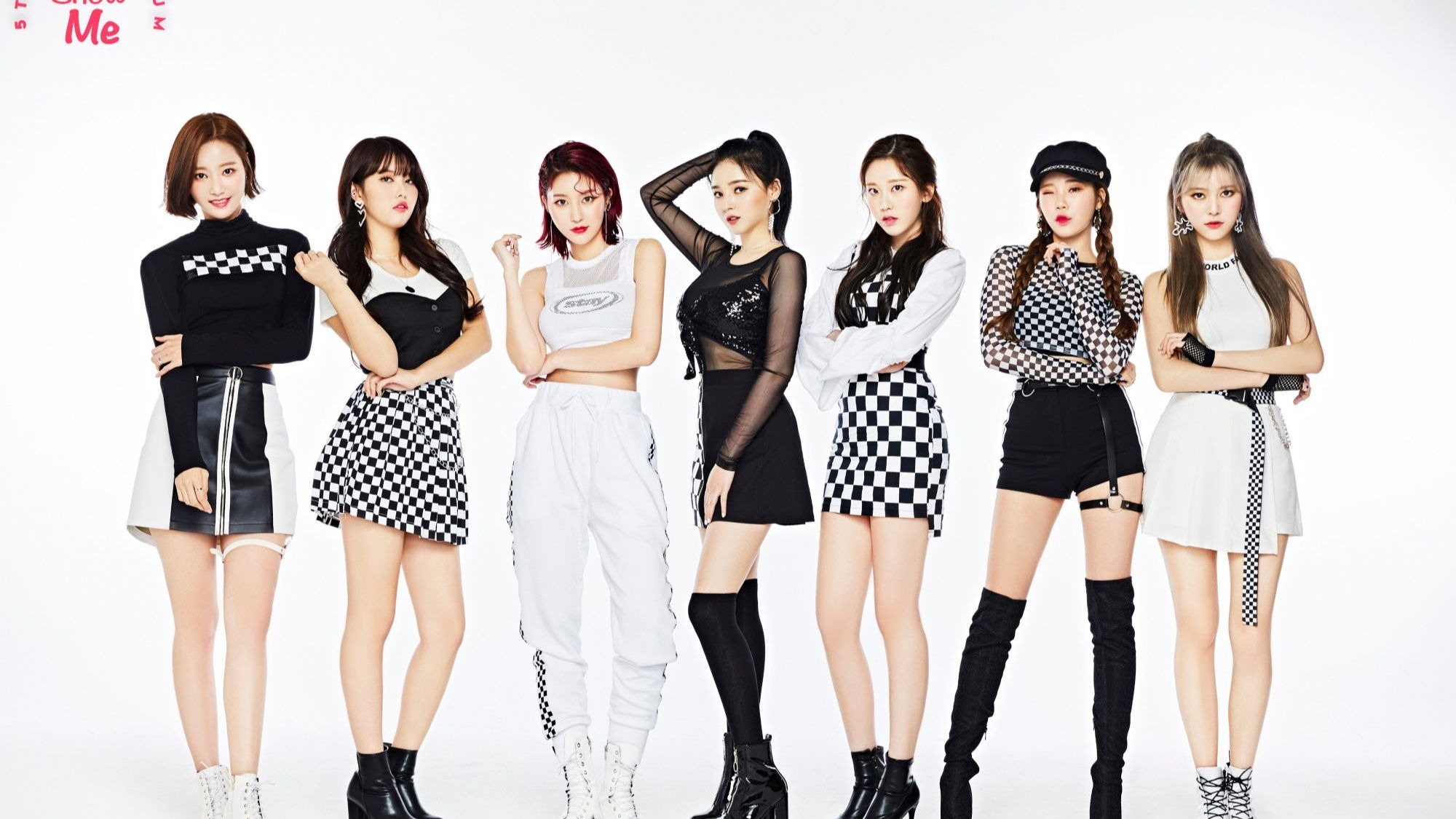 0910-MOMOLAND-thumbs up