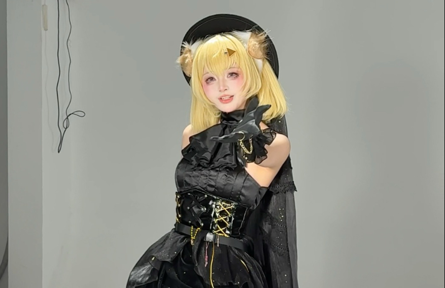 哇塞！见到真的主唱了…