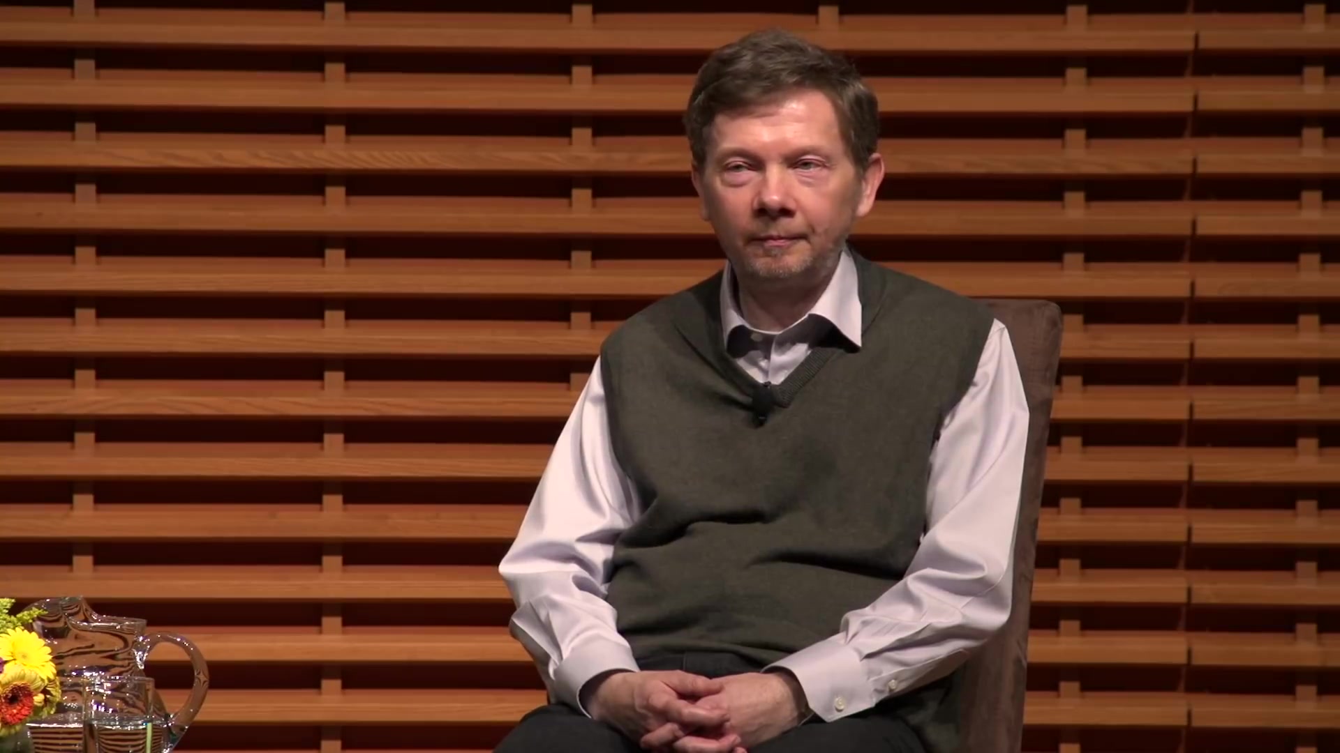 关于慈悲的对话 - 埃克哈特·托利(Eckhart Tolle)<当下的力量>作者 在斯坦福大学的谈话