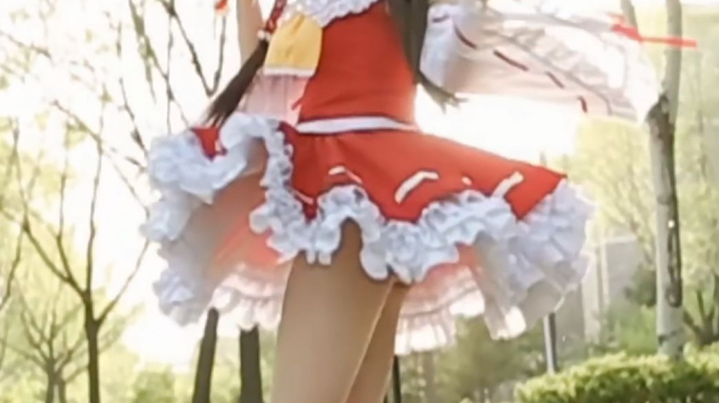 I found a photo of Reimu Hakurei taken ten years ago on my hard drive.