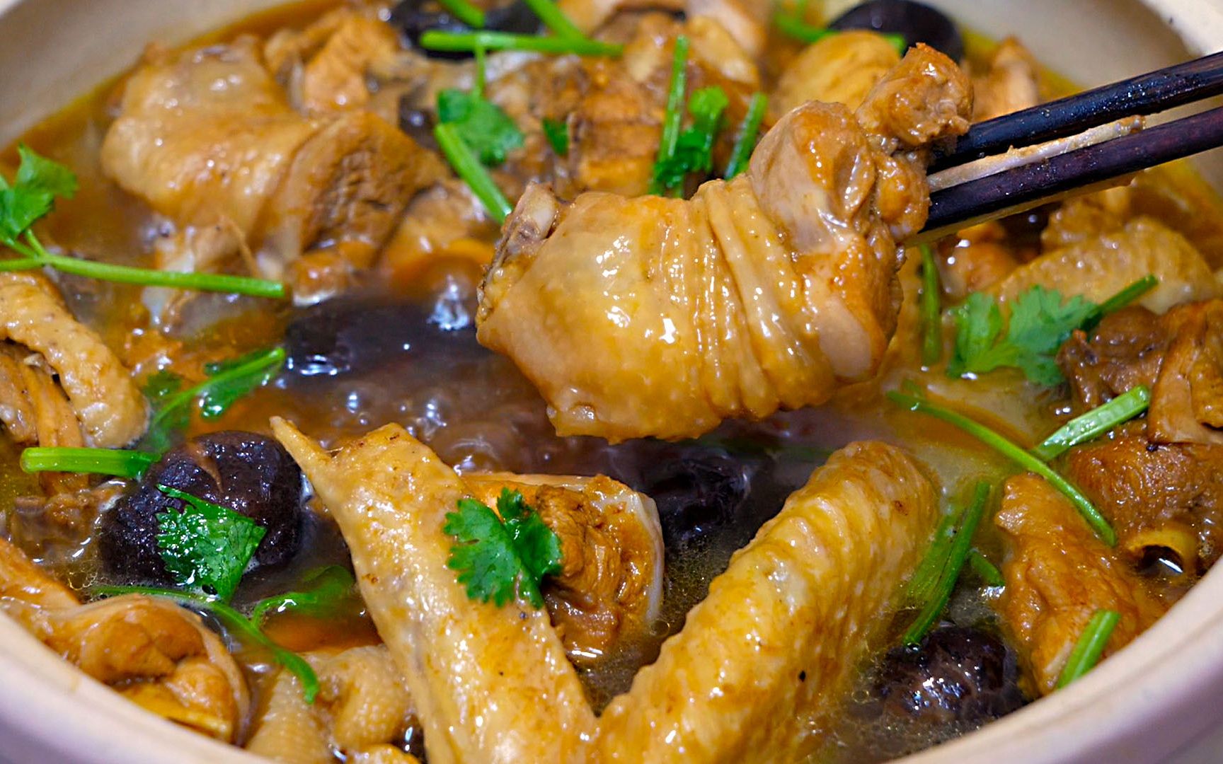 砂锅炖鸡肉的做法_【图解】砂锅炖鸡肉怎么做如何做好吃_砂锅炖鸡肉家常做法大全_幸福的吃货666_豆果美食