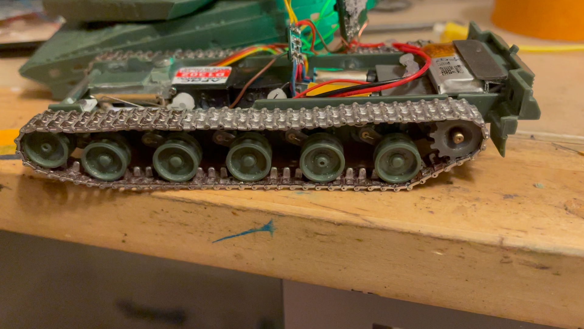 1/72 10式坦克 搭载电磁悬挂