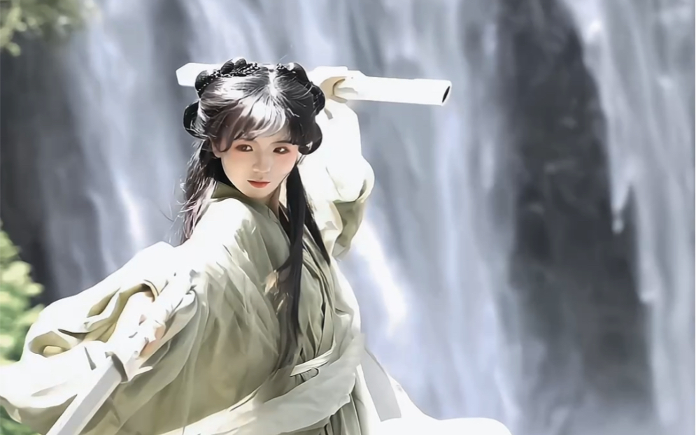 “我要上山，烦请师兄让路。”