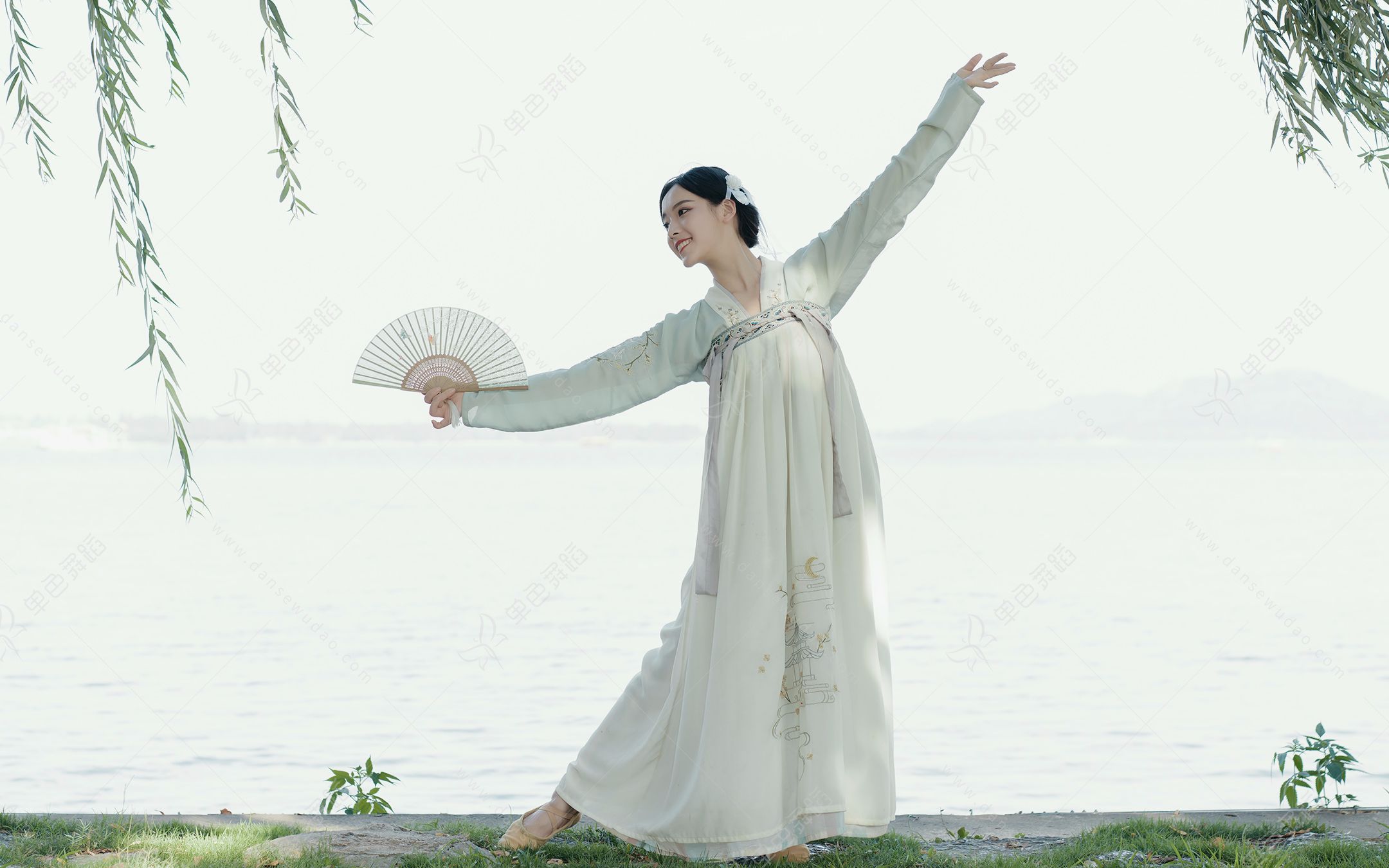单色舞蹈中国舞导师叶诗敏个人展示《浪人琵琶》