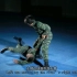 搏击摔擒术（双臂被抱解脱）-新兵军事训练教学-《条令条例》