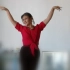 翻跳七朵组合《落花情》首次尝试中国风爵士舞，感觉很新奇，很青春。此舞的速度和灵活性对我都是考验，而柔韧度要求不高，可用于