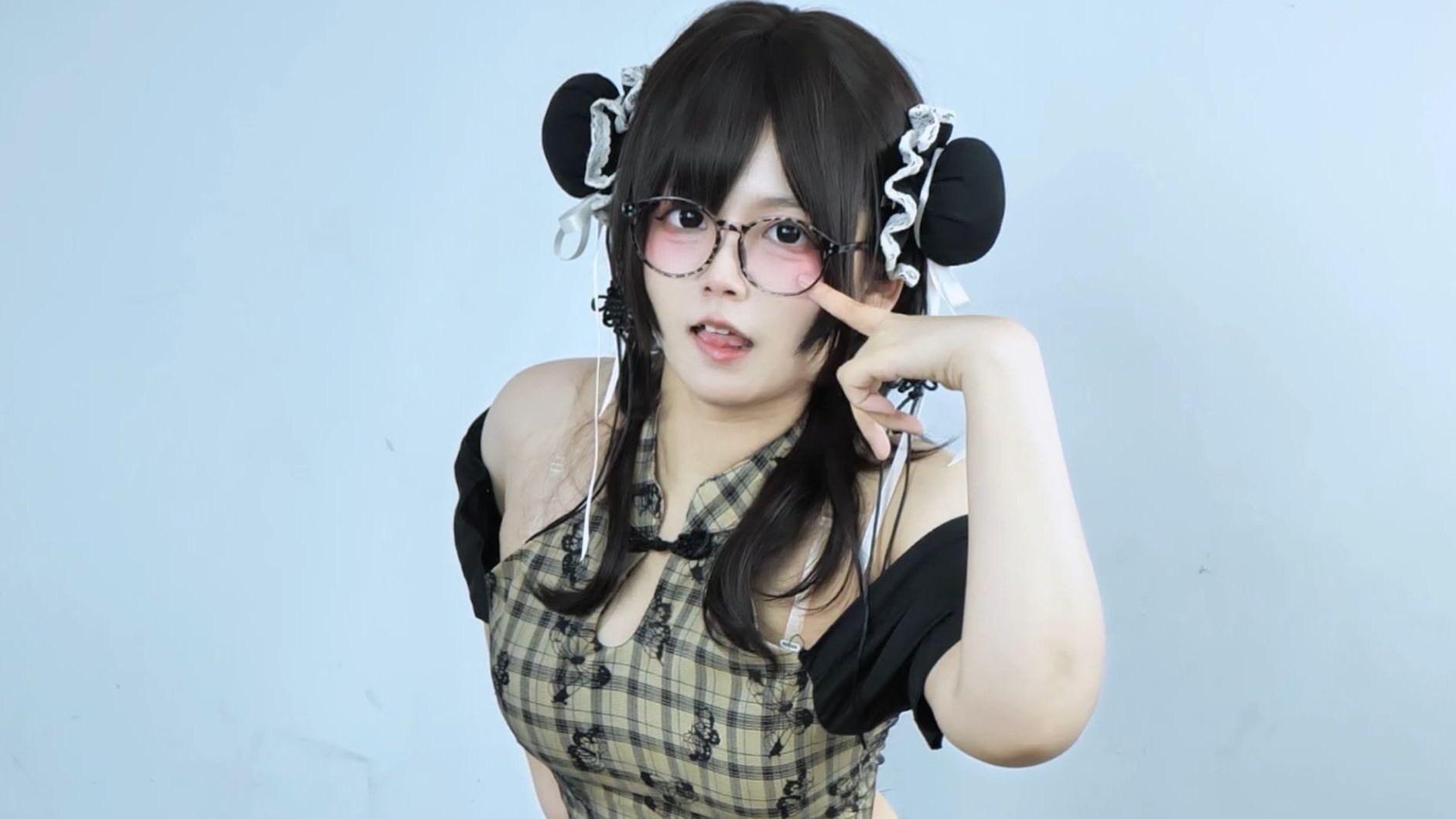 Vietnamese Drum Card Point Dance! (Dance Clueless Edition)