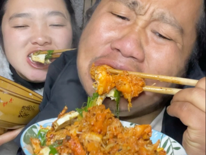 我老婆日常享福，三大包鸡柳给它一大锅炸起来，全家老小吃的开怀大笑