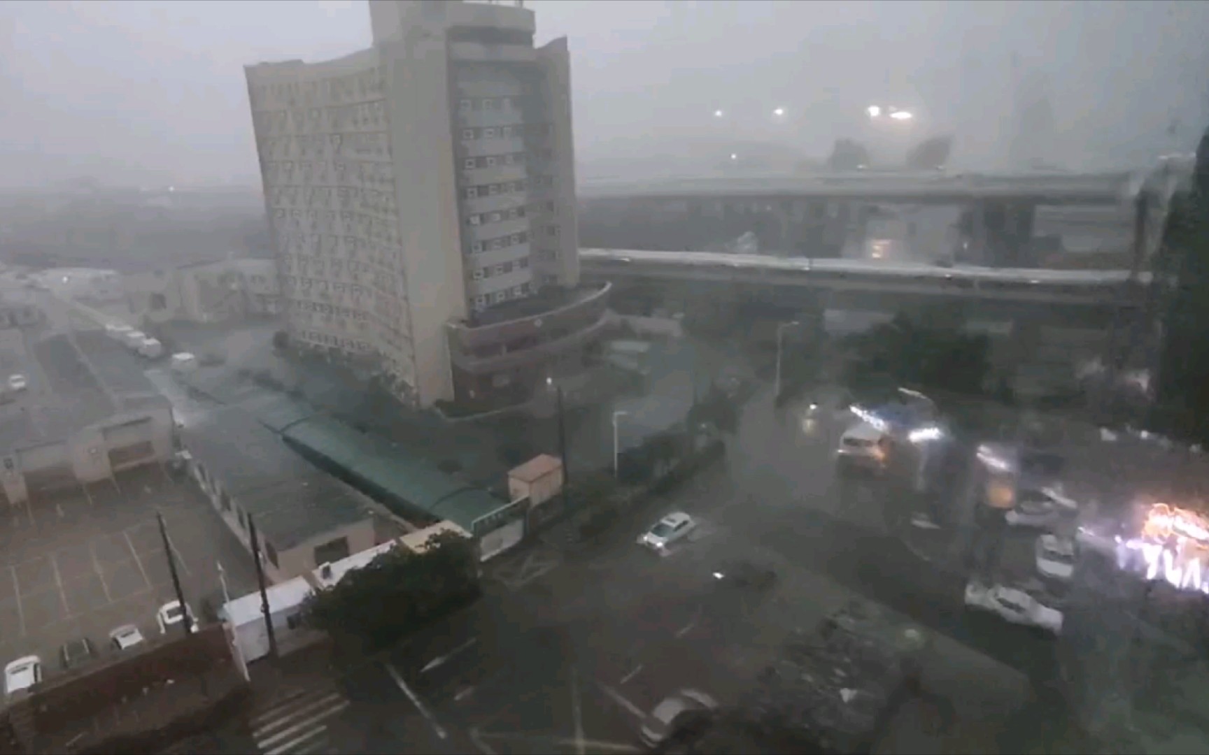 青岛今天上午这场雨下得有多大？来看照片-青报网-青岛日报官网