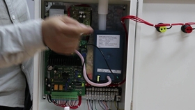 如何快速产生大量静电 5e7ec2b75b95a12da8827d368fa482698cebe425.jpg@280w_158h_1c_100q.jpg