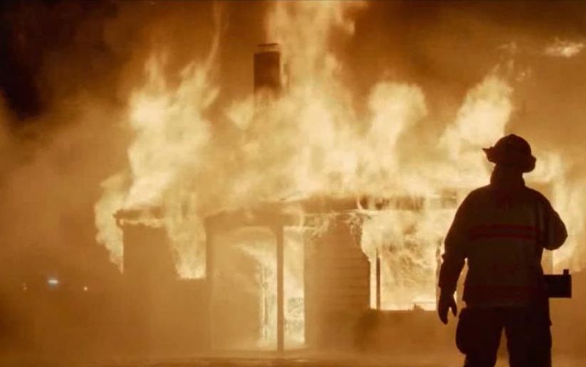 【越哥】家里失火，3个年幼的孩子被活活烧死，亲生父亲竟说他是罪犯！