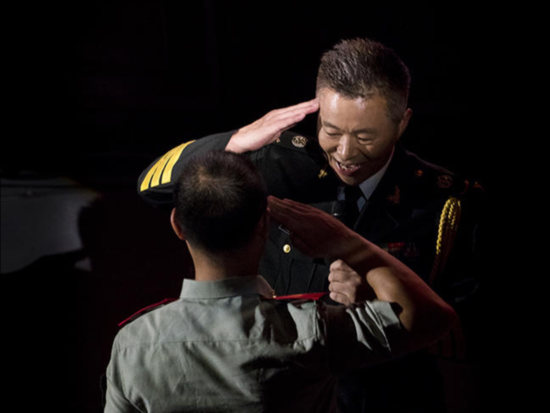 【王宏伟】2018.07.27《当兵的男儿走四方》《把一切献给党》（2018年上海市八一拥军主题晚会“心中的长城”）