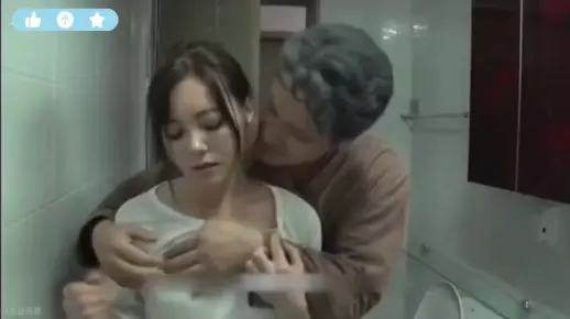 两个儿媳争先恐后的想和公公睡觉