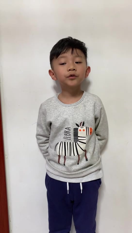 幼儿-语言-张轩语-6岁-英语诗朗诵