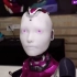 智能语音助手机器人| 表情惊悚，女主持坐立不安.