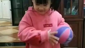 皮球怎么玩儿 615ccea8ea861afb7721dbfa400a56e6345ebcdd.jpg@280w_158h_1c_100q.jpg