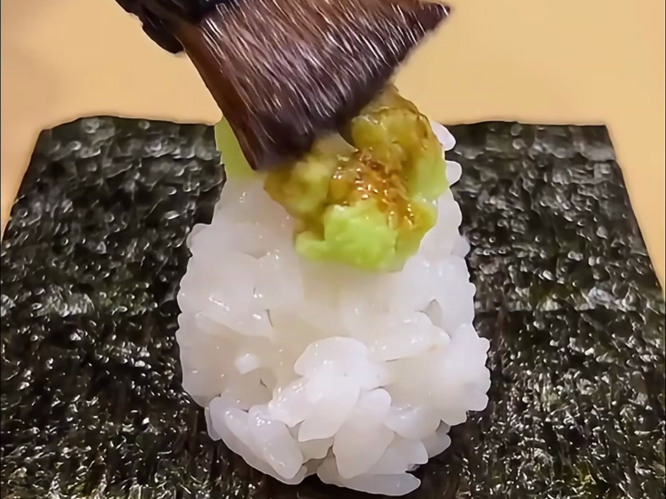 日式芥末手卷：美食瞬间唤醒味蕾