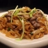 大厨分享一道粤菜经典“干炒牛河”，被誉为最考厨师功夫的一道菜