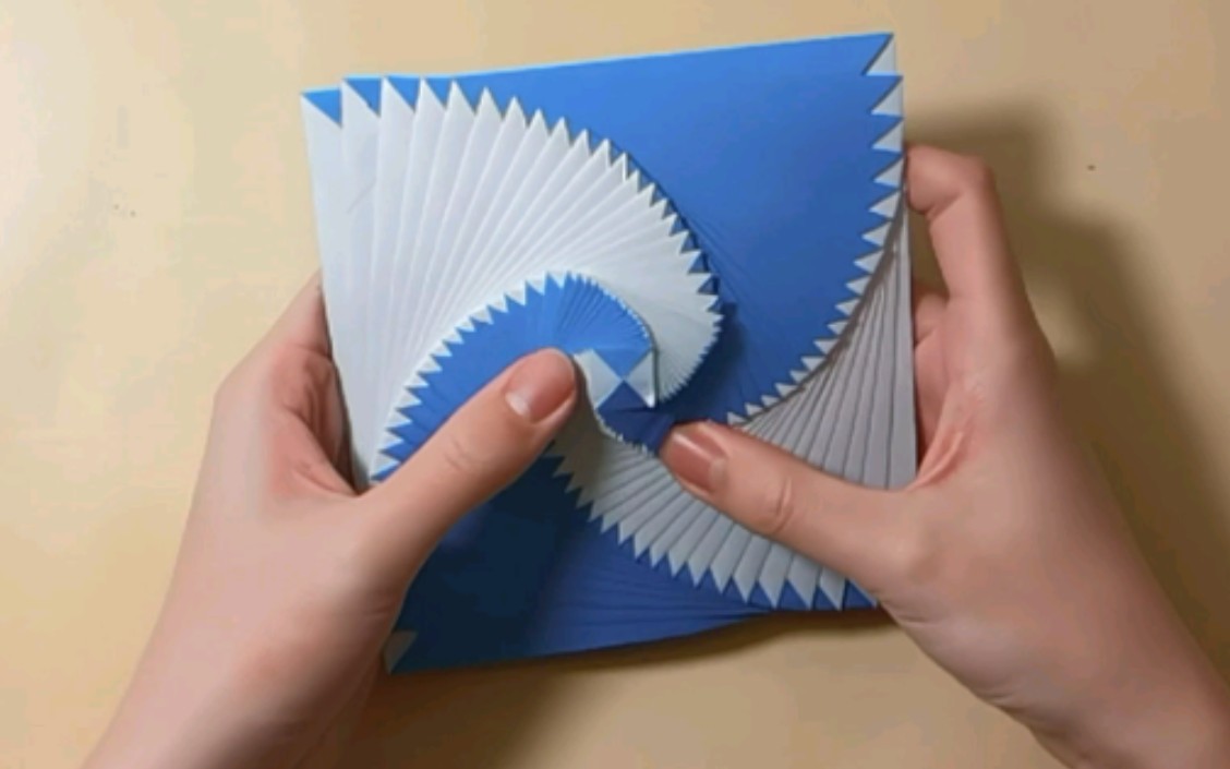 折纸教程。超级转转转
