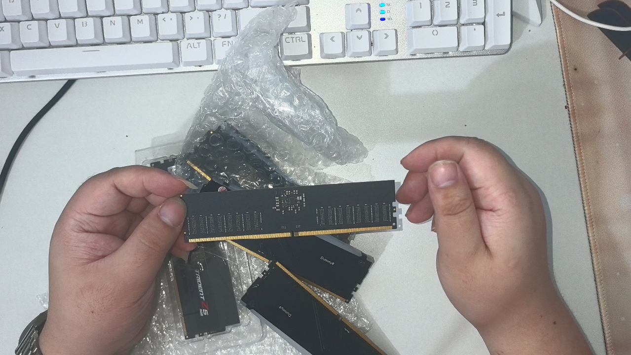 免费手搓DDR5内存声明,UP很忙，队伍更长，没空陪你们玩薅羊毛和导货的游戏。