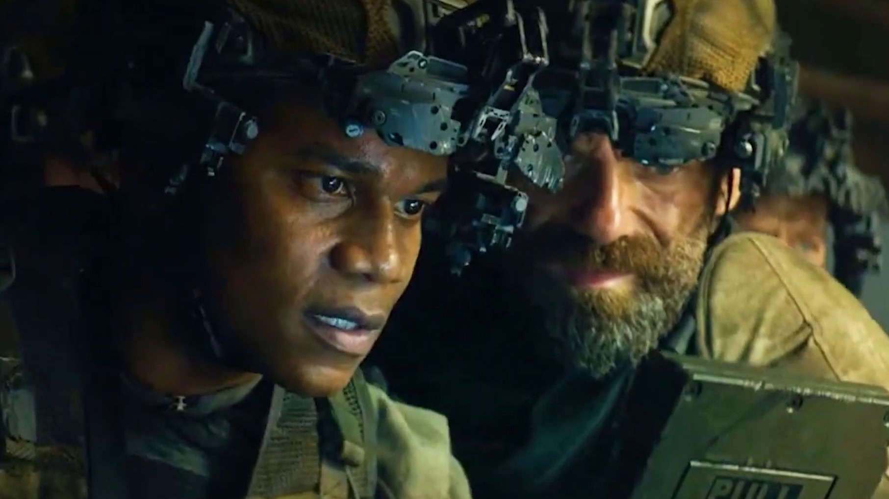 士兵发现了一个奇怪的现象，幽灵居然被工厂外围的铁屑所困