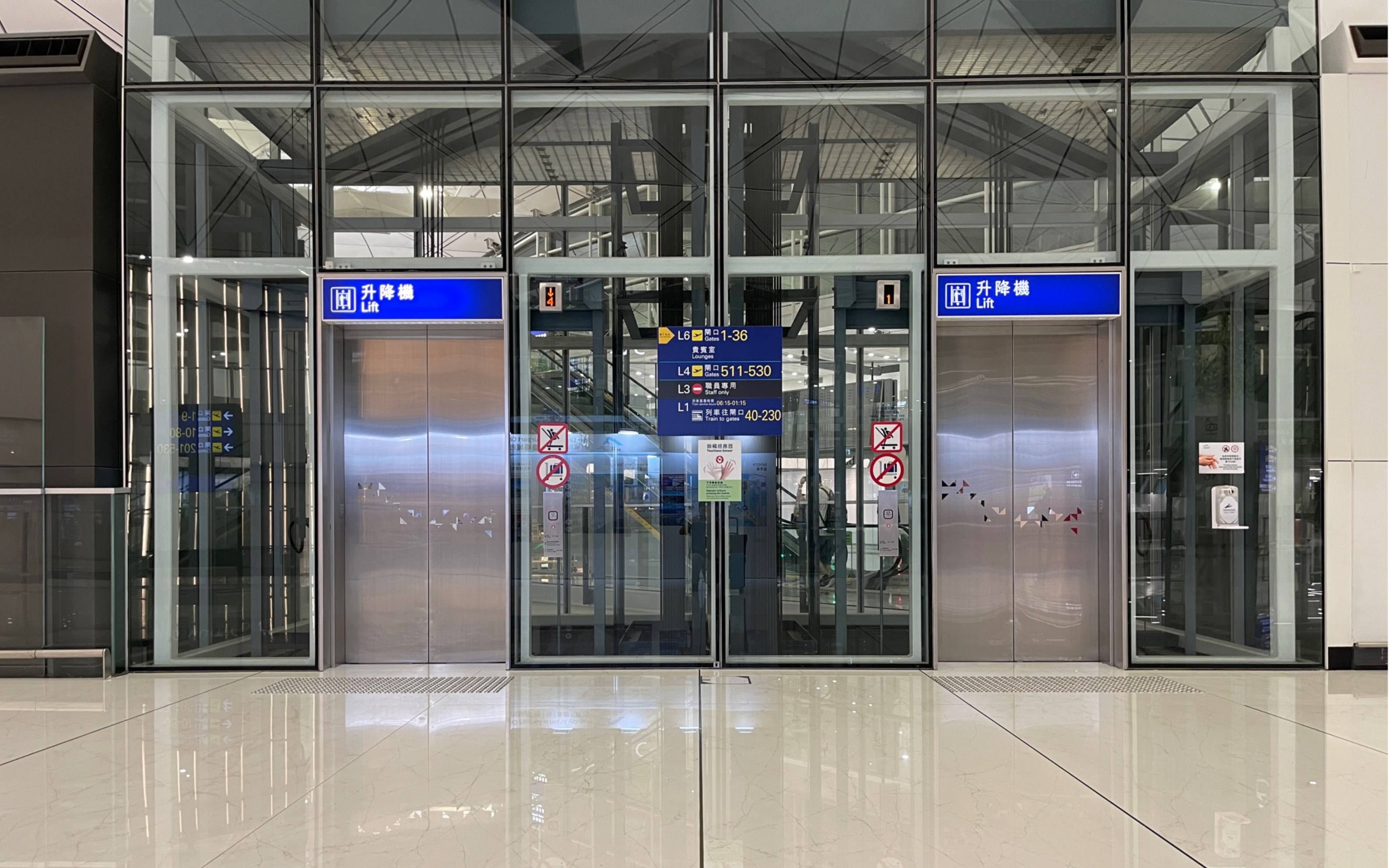 三菱電機株式会社 香港国际机场登机口与捷运站转换电梯日本进口三菱1-6层上行