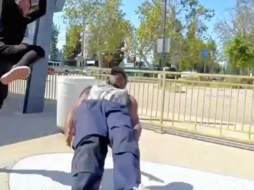 Anime Fight IRL! Swirv vs Fikshun