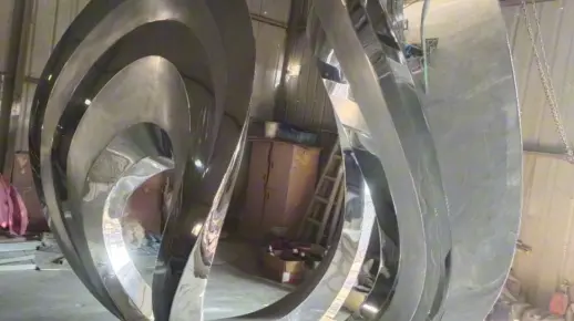 不锈钢镜面雕塑