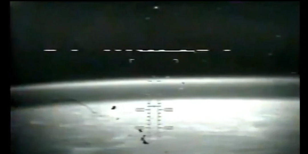 发现号航天飞机机密视频档案(繁忙的UFO)