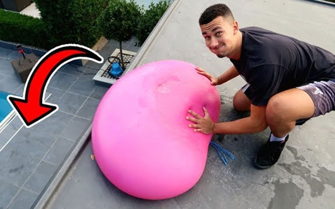 将200斤的水气球在楼顶推下，落地的一瞬间，网友：强迫症福利