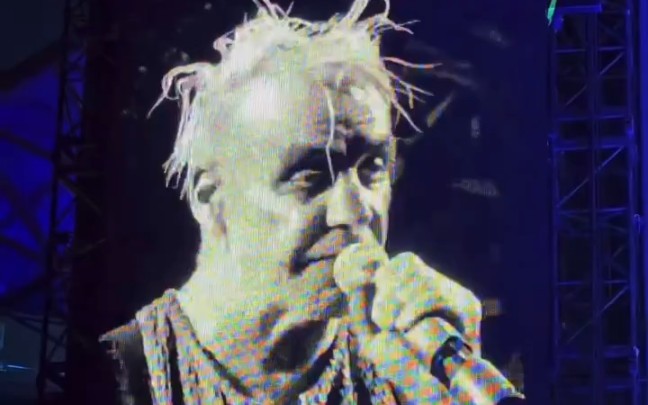 Rammstein主唱Till柏林站巡演谢场时对近期个人争议发表看法
