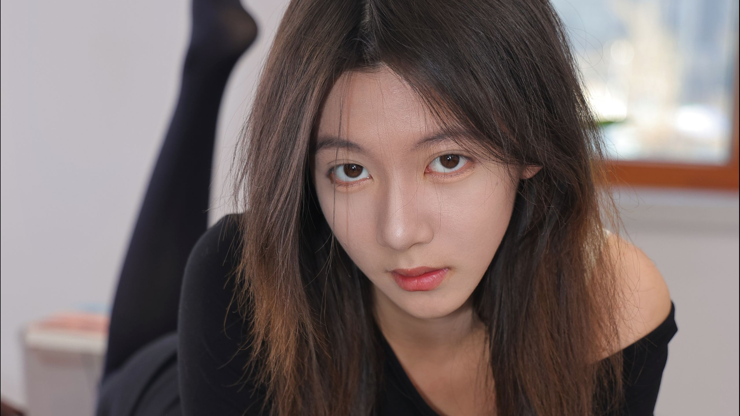 校花淇淇最新，厚黑款丝袜，1k时薪约拍作品