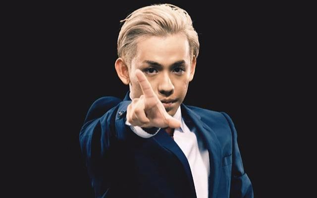 紫龙游戏搞笑帅气