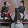 美女不招供，挠脚心伺候