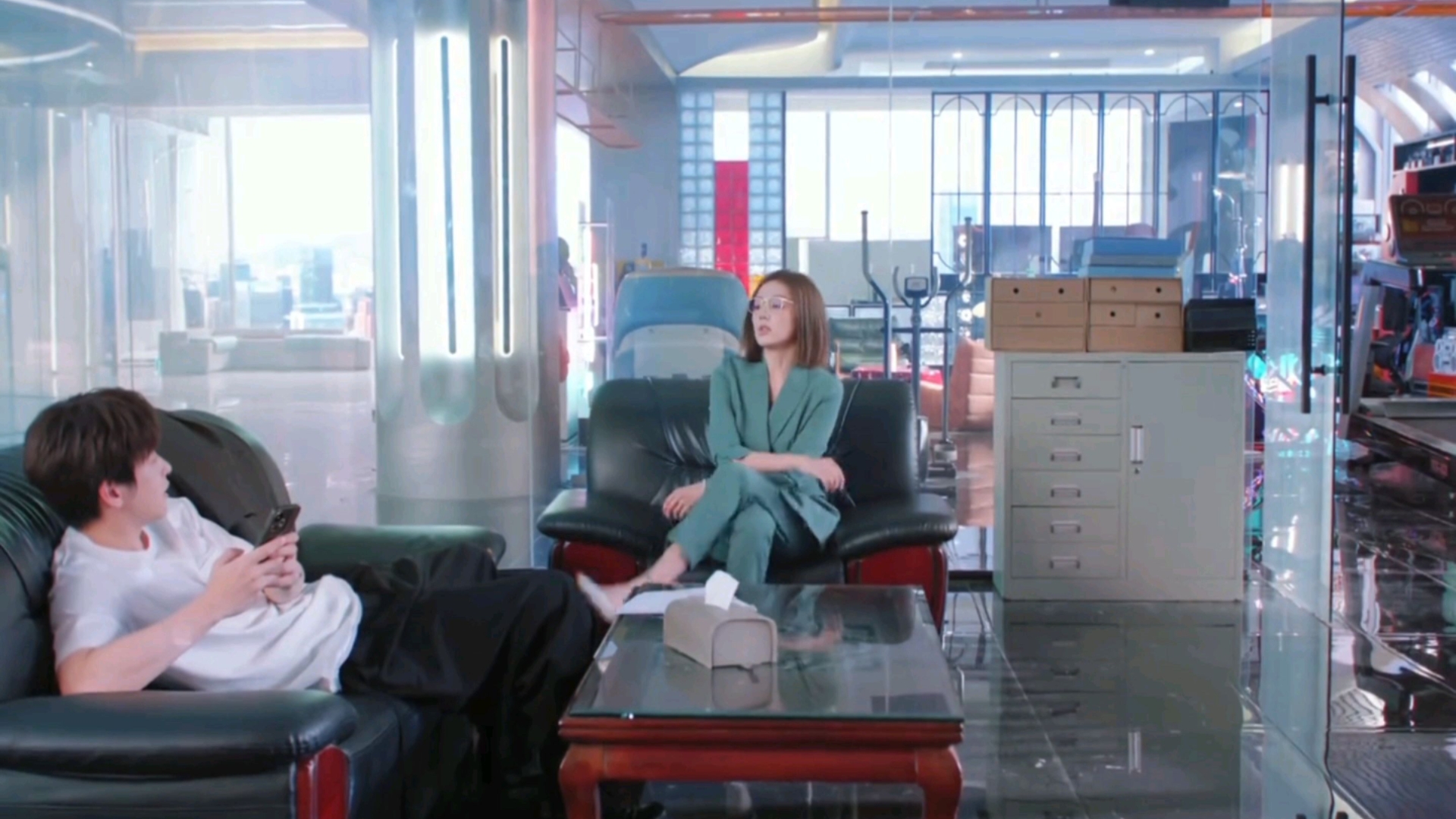 何瑞贤：辛特助演的