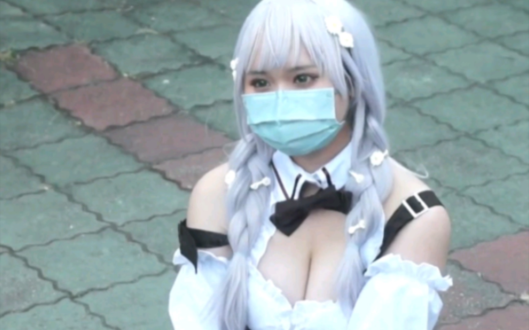 Miss, isn't it cold on the ground?