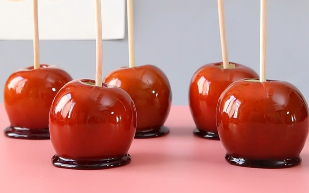 日本夏日祭经典小吃之苹果糖！你在哪部动漫里见过它还记得么？